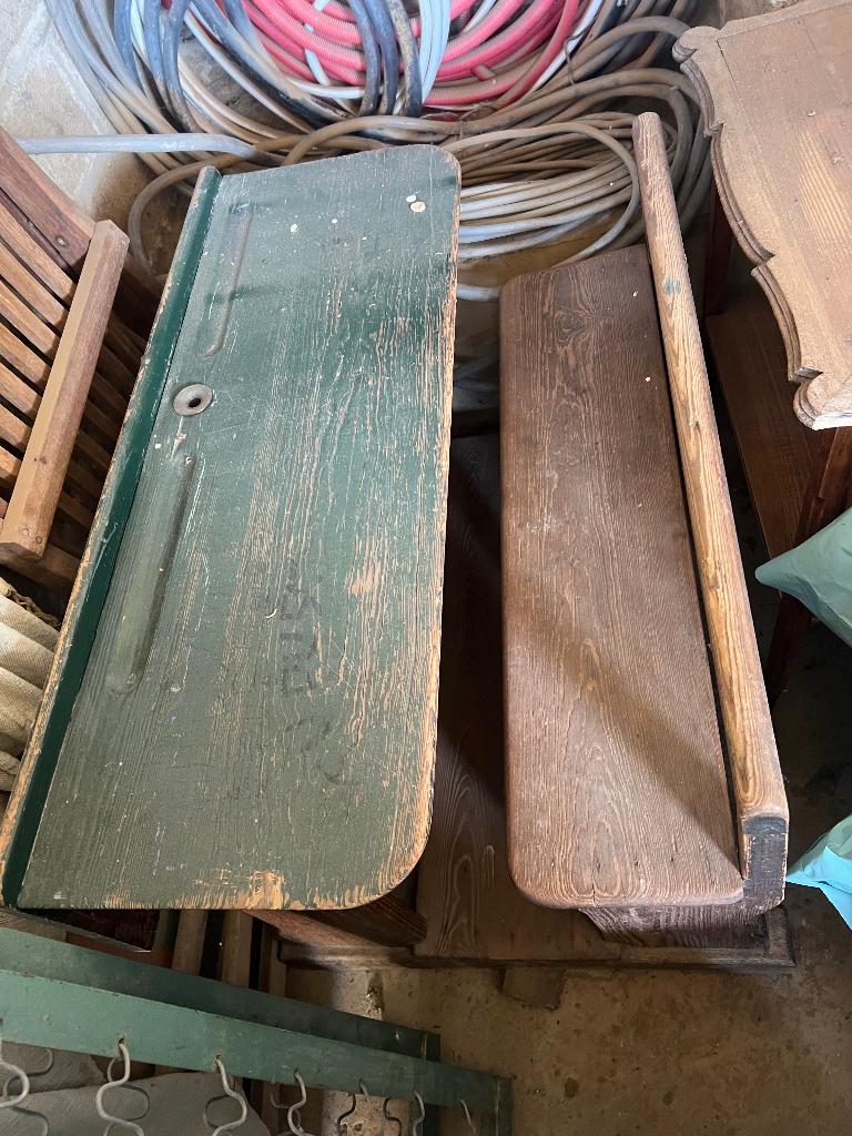 Bureau d'écolier, Enlèvement