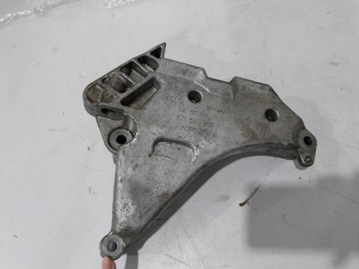 Motorsteun van een Volkswagen Golf, Auto-onderdelen, Gebruikt, -, Volkswagen, -