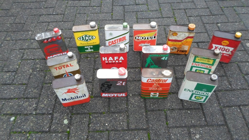 14 lege olie bussen, Ophalen, Gebruikt, Verpakking