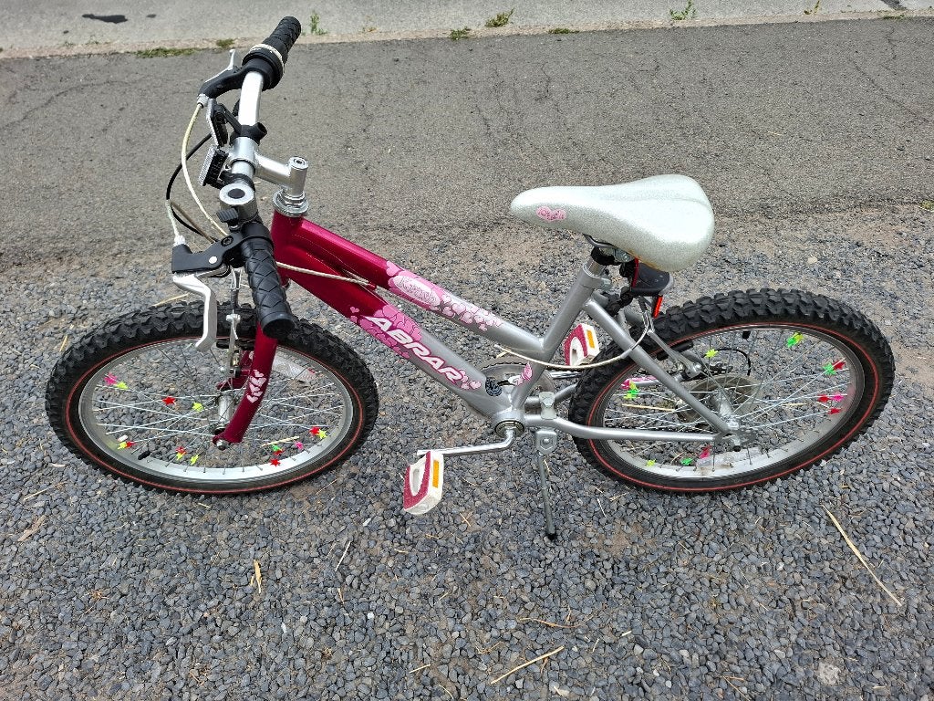 Vélo - VTT fille enfant 20", Vélos & Vélomoteurs, Vélos | VTT & Mountainbikes, Frein sur jante, Femmes, Comme neuf, Enlèvement