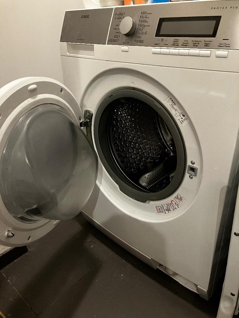 Machine à laver AEG - protec plus, 1200 à 1600 tours, Programme lavage à la main, Chargeur frontal, Enlèvement