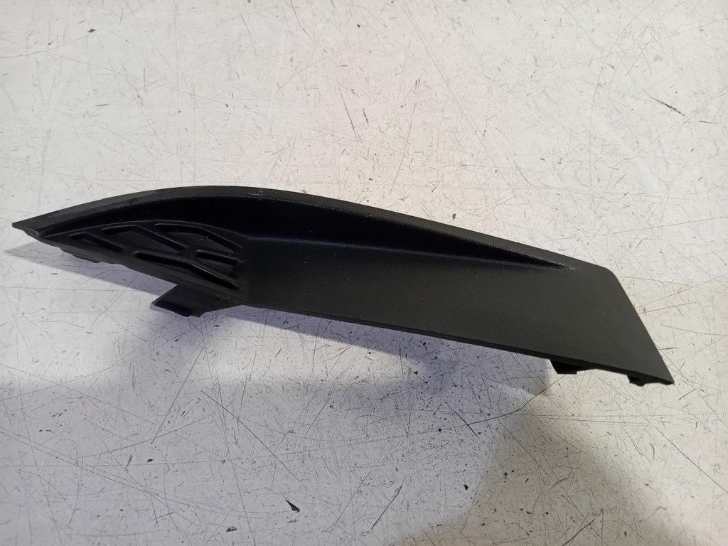 Bumperdeel links voor Land Rover Discovery, Onderdelen@venauto.nl, Van der Ven Autorecycling B.V., Ettenseweg 76, 4706 PB Roosendaal, The Netherlands