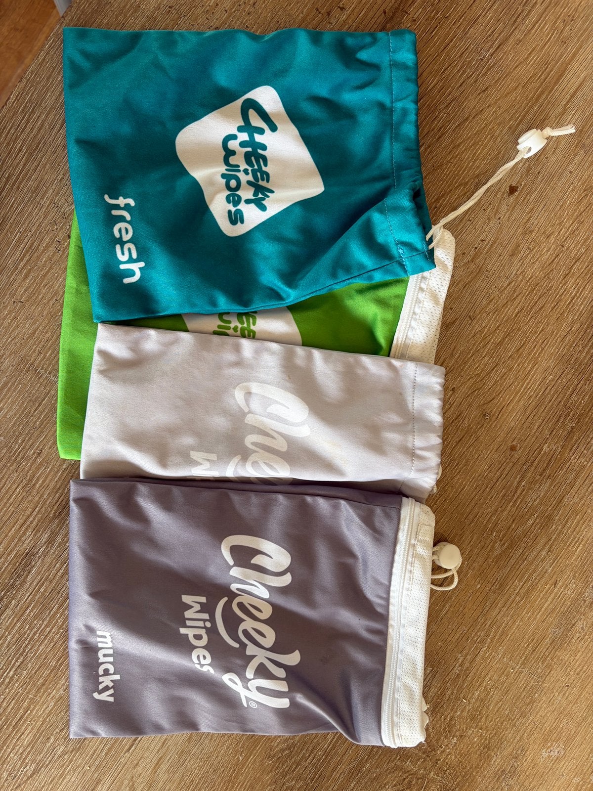 Cheeky wipes zakjes, Kinderen en Baby's, Badjes en Verzorging, Ophalen, Zo goed als nieuw