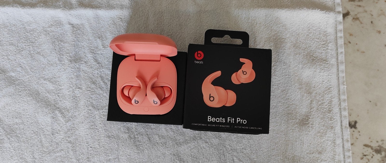 Beats fit pro nieuw in doos en lader, Ophalen of Verzenden