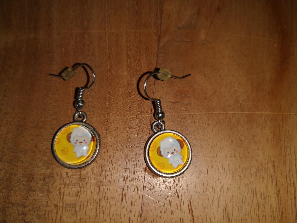 Mooie retro stijl oorbellen, Bijoux, Sacs & Beauté, Boucles d'oreilles, Comme neuf, Autres matériaux, Pendantes, Jaune