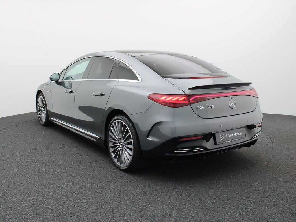 Mercedes-Benz EQE 300 AMG Line + AIRMATIC + PANORAMISCH DAK, Autos, Argent ou Gris, Achat, Entretenue par le concessionnaire, Noir