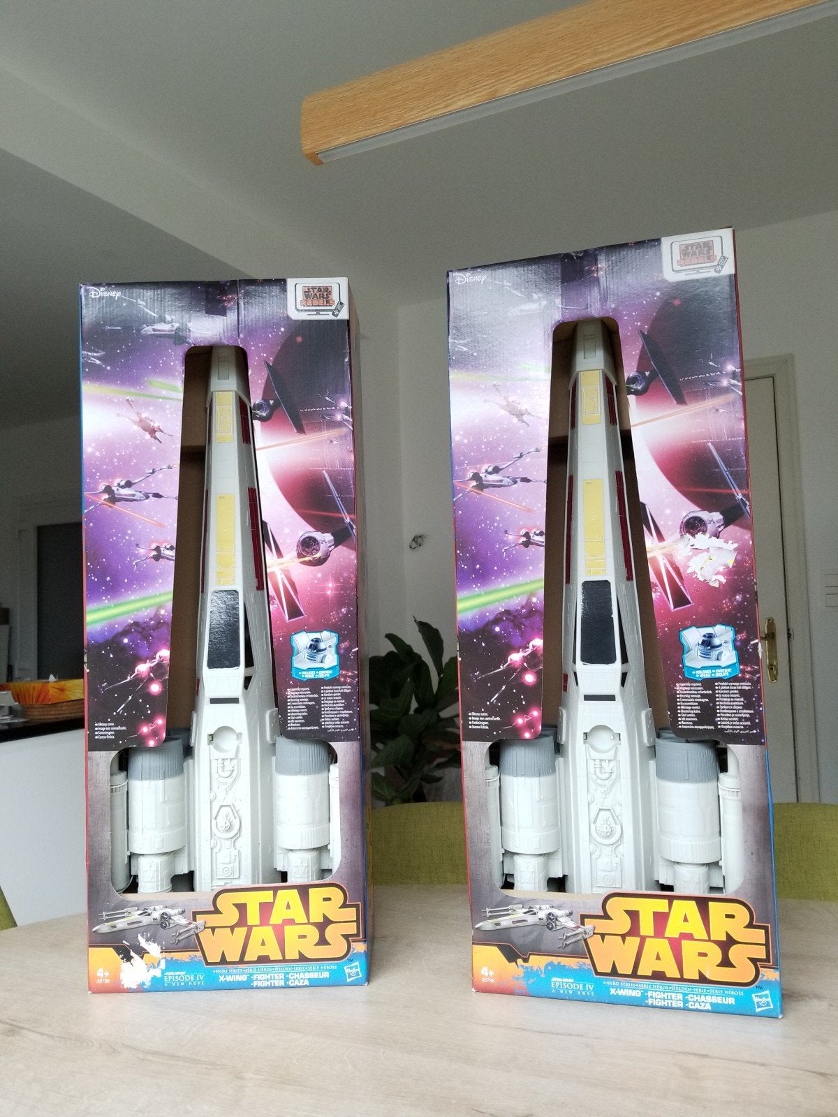 Star Wars X-wing Fighter + Droid (nouveau)
détaillé et gr, Collections, Enlèvement, Neuf
