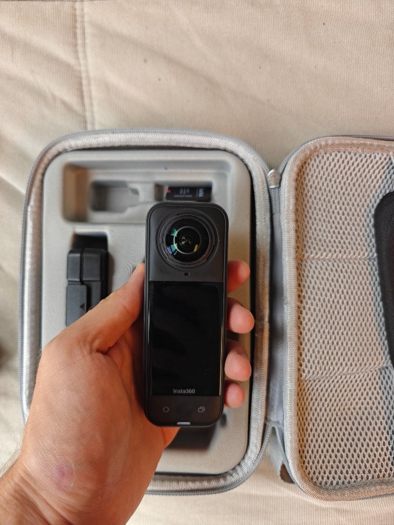 Insta360 X5 + batterie supplémentaire + étui, TV, Hi-fi & Vidéo, Caméras action, Enlèvement ou Envoi, Comme neuf, Autres marques