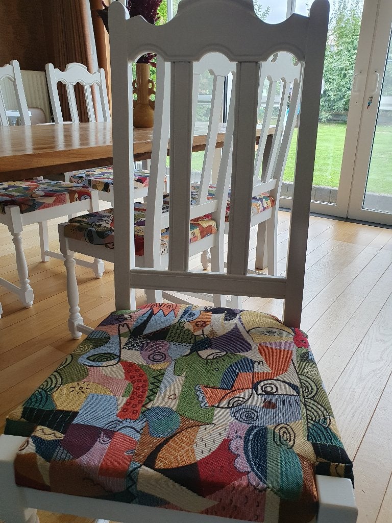 stoelen, Ophalen, Hout, Stijlvolle stoelen in een moderne bekleding. Prachtige renovatie, Wit