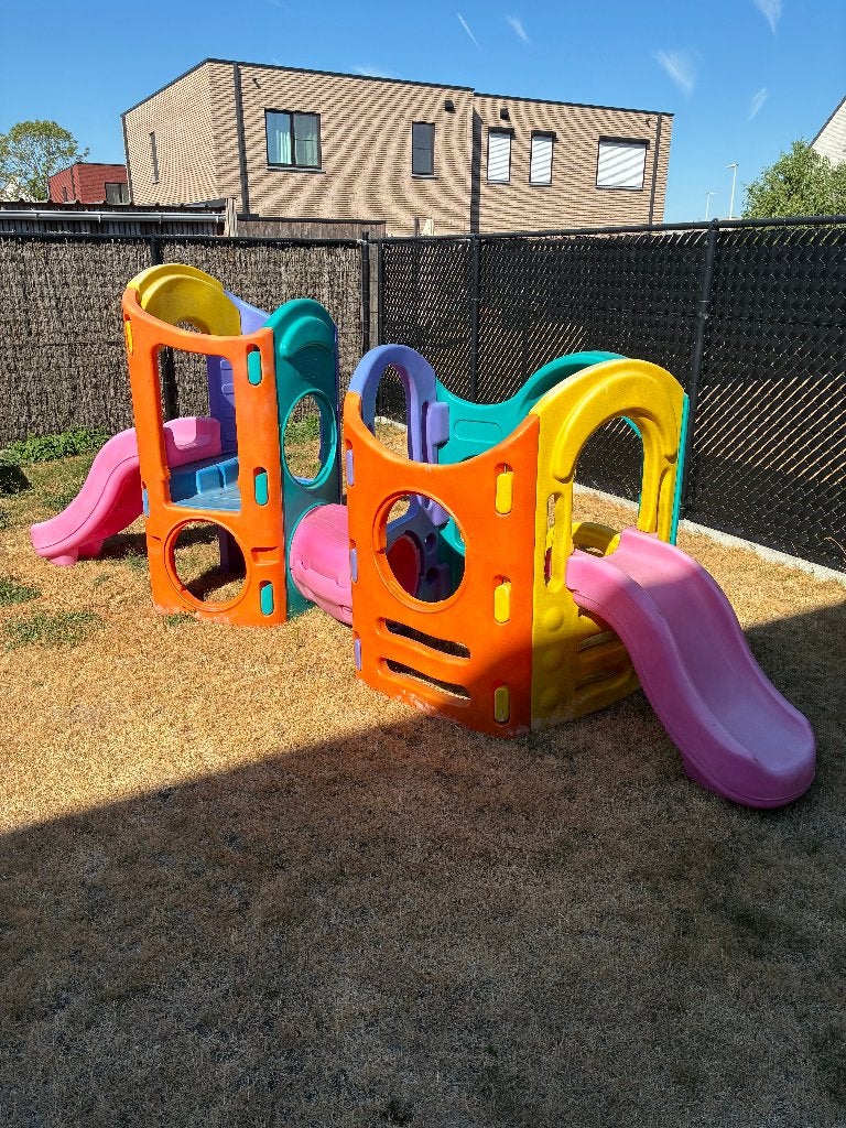 Little tikes speeltoestel met 2 glijbanen, Kinderen en Baby's, Ophalen, Gebruikt, Glijbaan, Aanbouwonderdeel