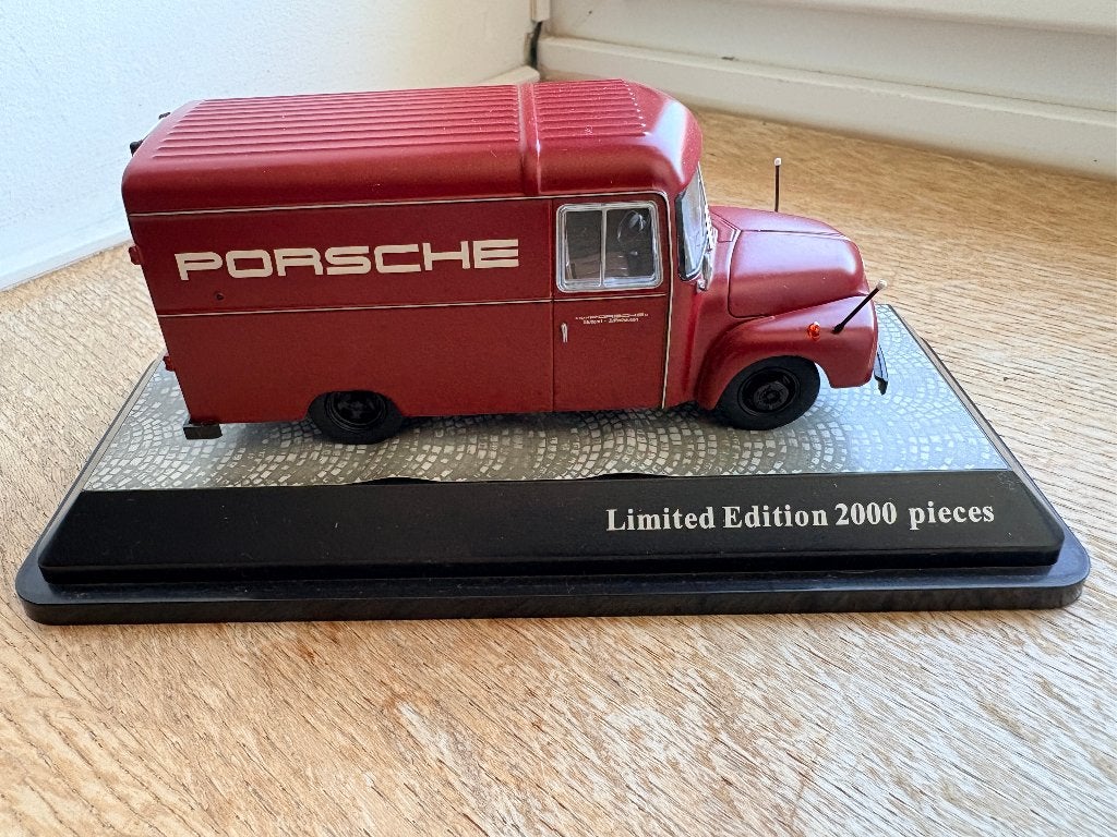 Premium Classixxs Opel Blitz Porsche Renndienst, Hobby en Vrije tijd, Overige merken, 1:50 of kleiner, Ophalen of Verzenden, Zo goed als nieuw