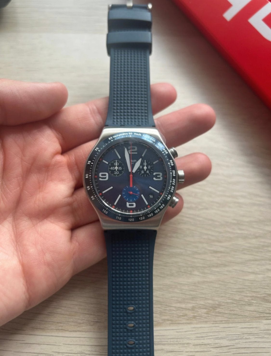 Swatch Irony BLUE GRID (YVS454), Bijoux, Sacs & Beauté, Montres | Hommes, Enlèvement ou Envoi, Neuf, Swatch