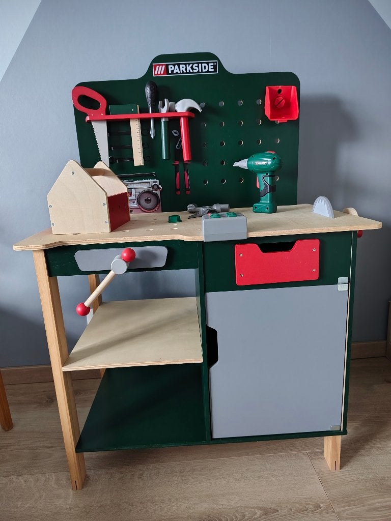 Kinderwerkbank + toebehoren, Ophalen, Gebruikt, Meubelstuk of Keukentje