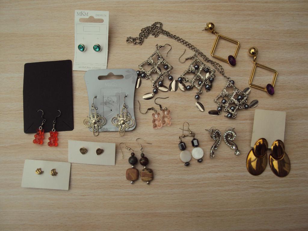 lot van fantasie oorbellen-hangers en stekers -10 euro, Ophalen of Verzenden, Zo goed als nieuw, Hangers