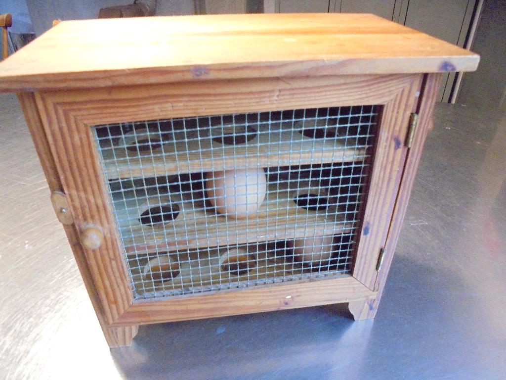 Petite armoire à œufs vintage en bois, Enlèvement ou Envoi