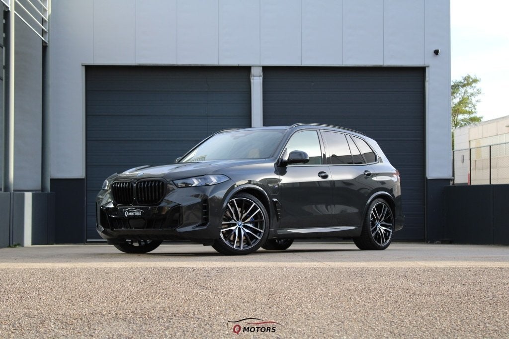 BMW X5 M/PHEV xDrive50e/LED/360/KEYLESS/HUD/ACC/HARMAN/BTW, Auto's, Automaat, Dealer onderhouden, https://public.car-pass.be/vhr/ca8d98f8-4e2f-40a6-9c14-f1d9f111f269