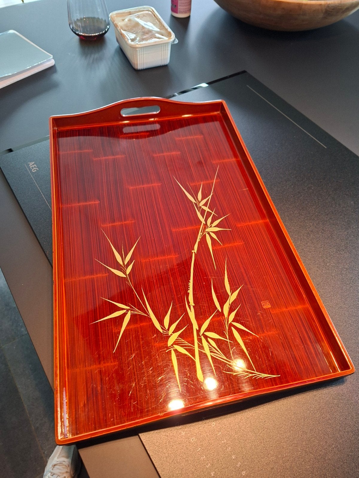 Groot presentatieblad van gelakt bamboe, Huis en Inrichting, Woonaccessoires | Dienbladen, Ophalen of Verzenden, Dienblad