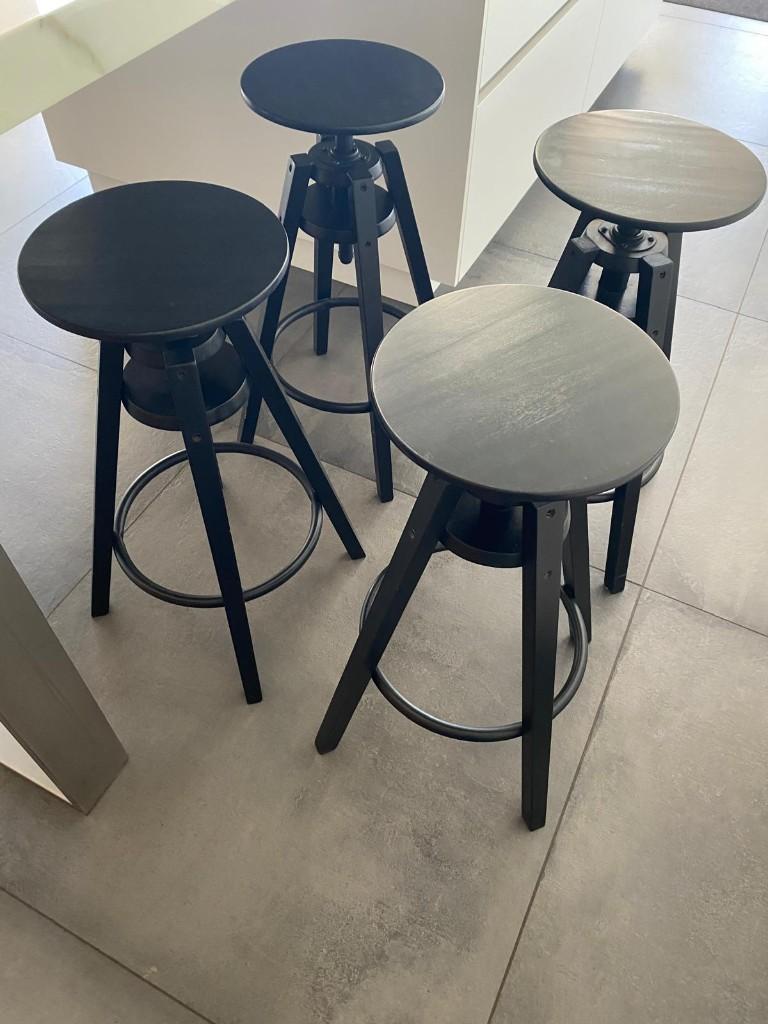 Tabouret de bar IKEA DALFRED - lot de 4 pièces, Ophalen, Gebruikt, 60 tot 90 cm, 4 krukken