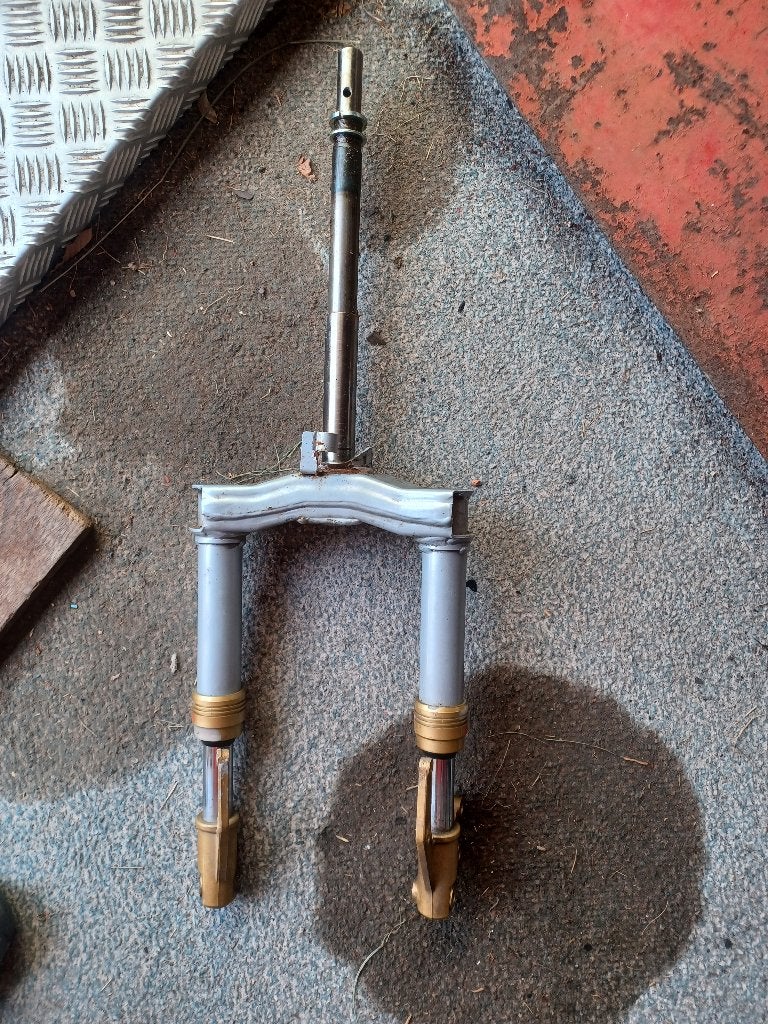 Cherche Fourche avant Suzuki Katana 50, Enlèvement ou Envoi