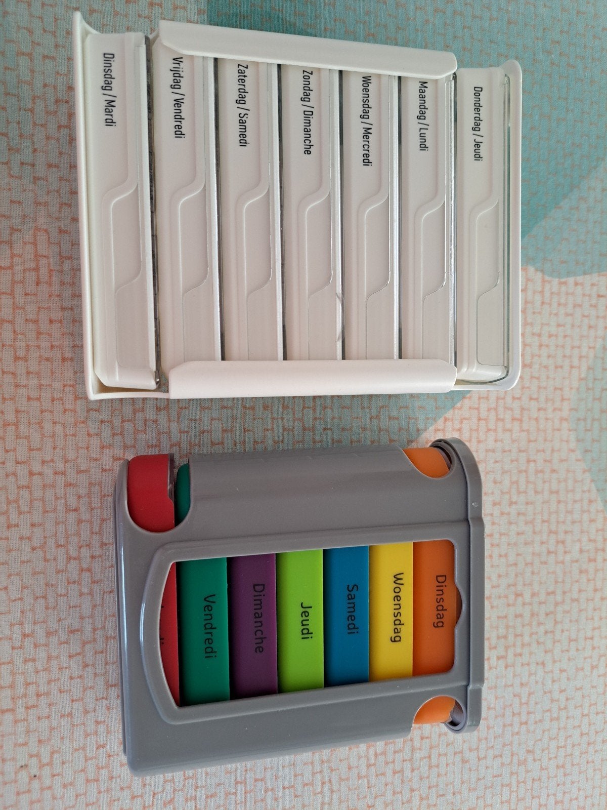 2 Pillendoosjes 7 dagen, Diversen, Ophalen, Zo goed als nieuw