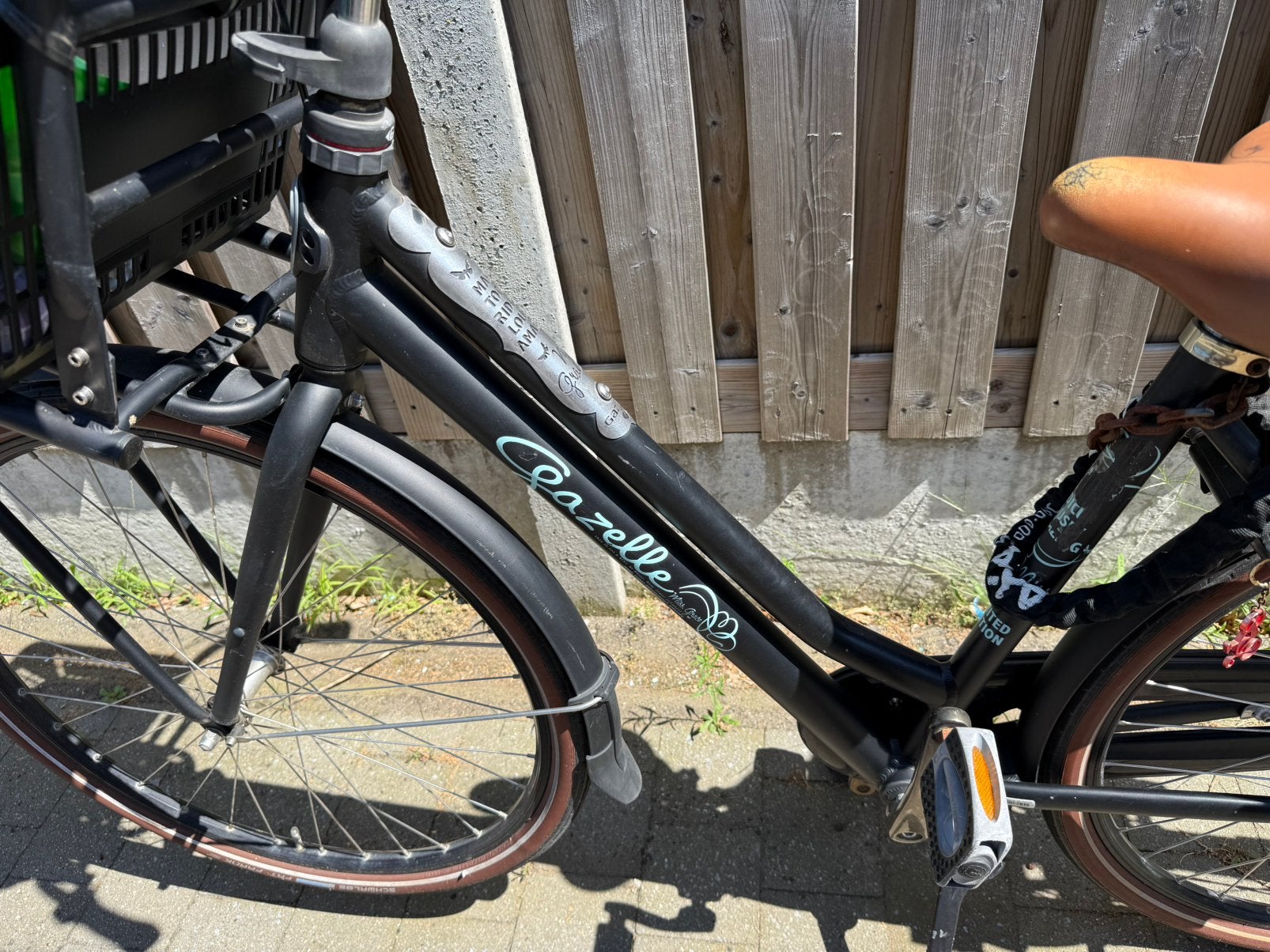 Dames fiets bekend als een moederfiets, Ophalen, Terugtraprem, Gebruikt, Mandje