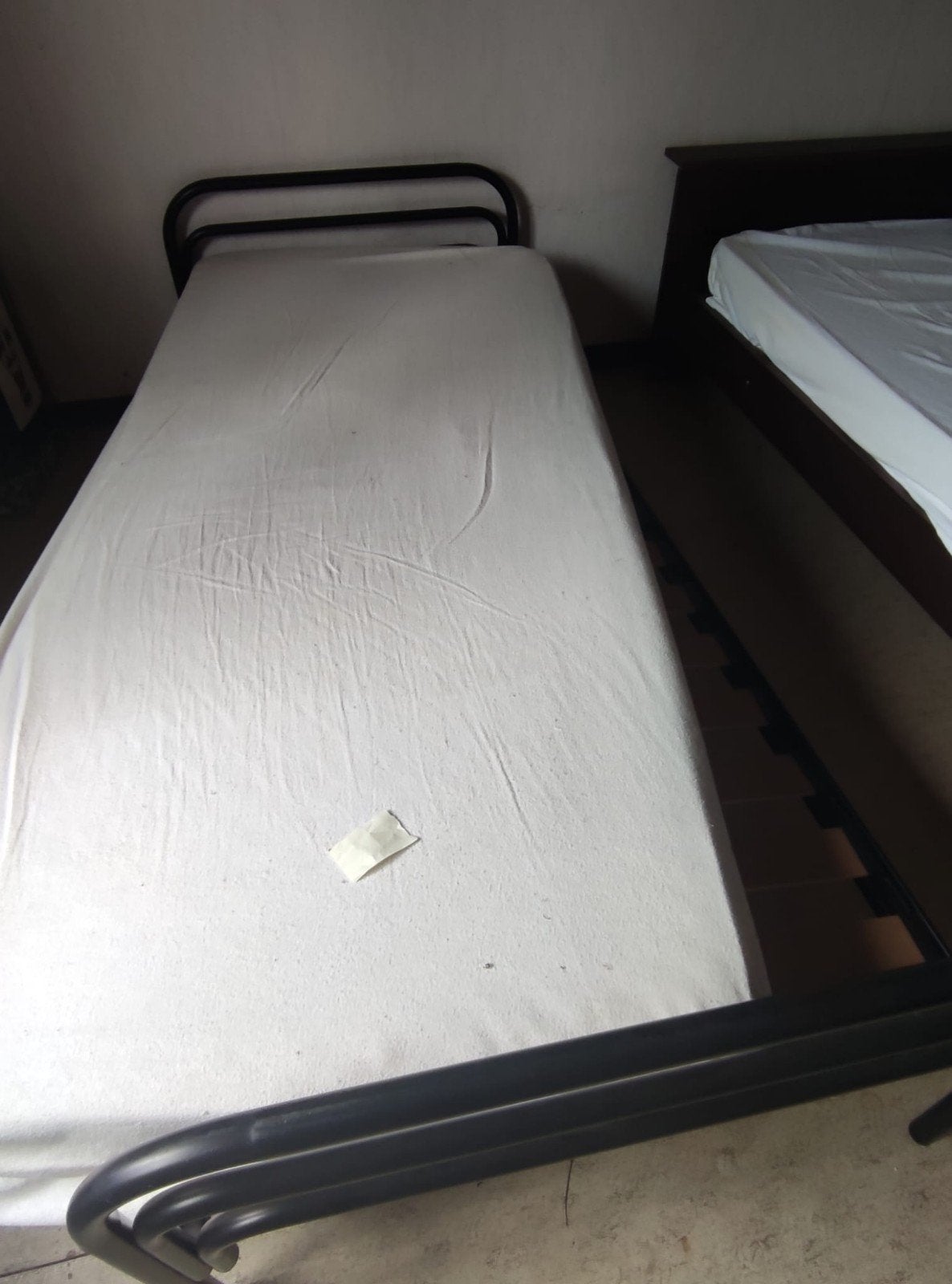 1 persoon bed, Huis en Inrichting, Slaapkamer | Bedden, Ophalen