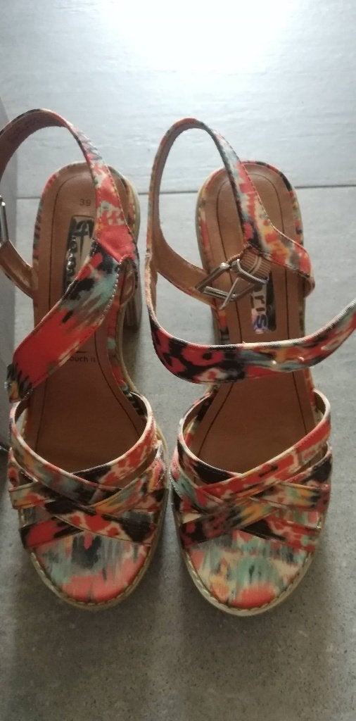 Prachtige hakken maat 39, Kleding | Dames, Ophalen of Verzenden, Zo goed als nieuw, Schoenen met hoge hakken