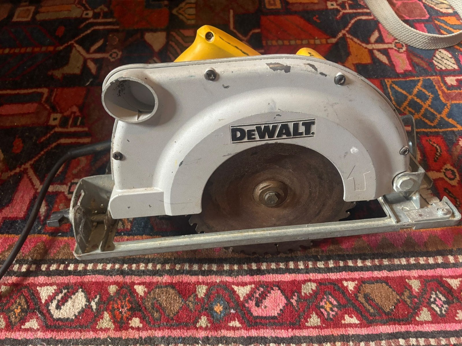 cirkelzaag dewalt, Bricolage & Construction, 1200 watts ou plus, 70 mm ou plus, Enlèvement, Dewalt
