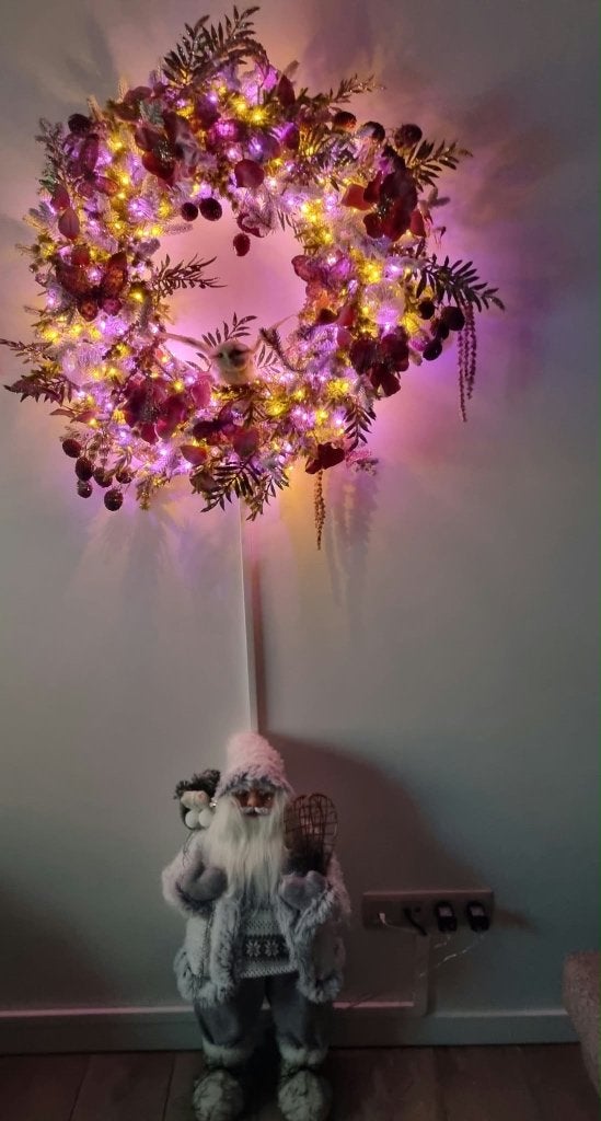 kerstkrans ,kerstboom , kerstman , versiering kerstdorp, Diversen, Verzenden