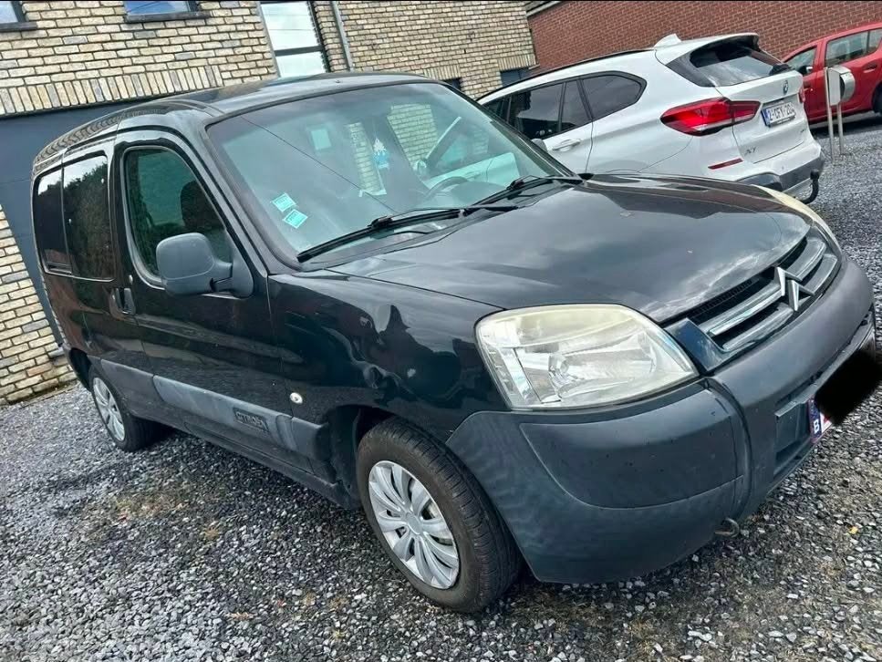 Berlingo 2007 1.6hdi avec airco feuille rose 1650€ fixe, Auto's, Citroën, Particulier, Berlingo, Centrale vergrendeling, Elektrisch