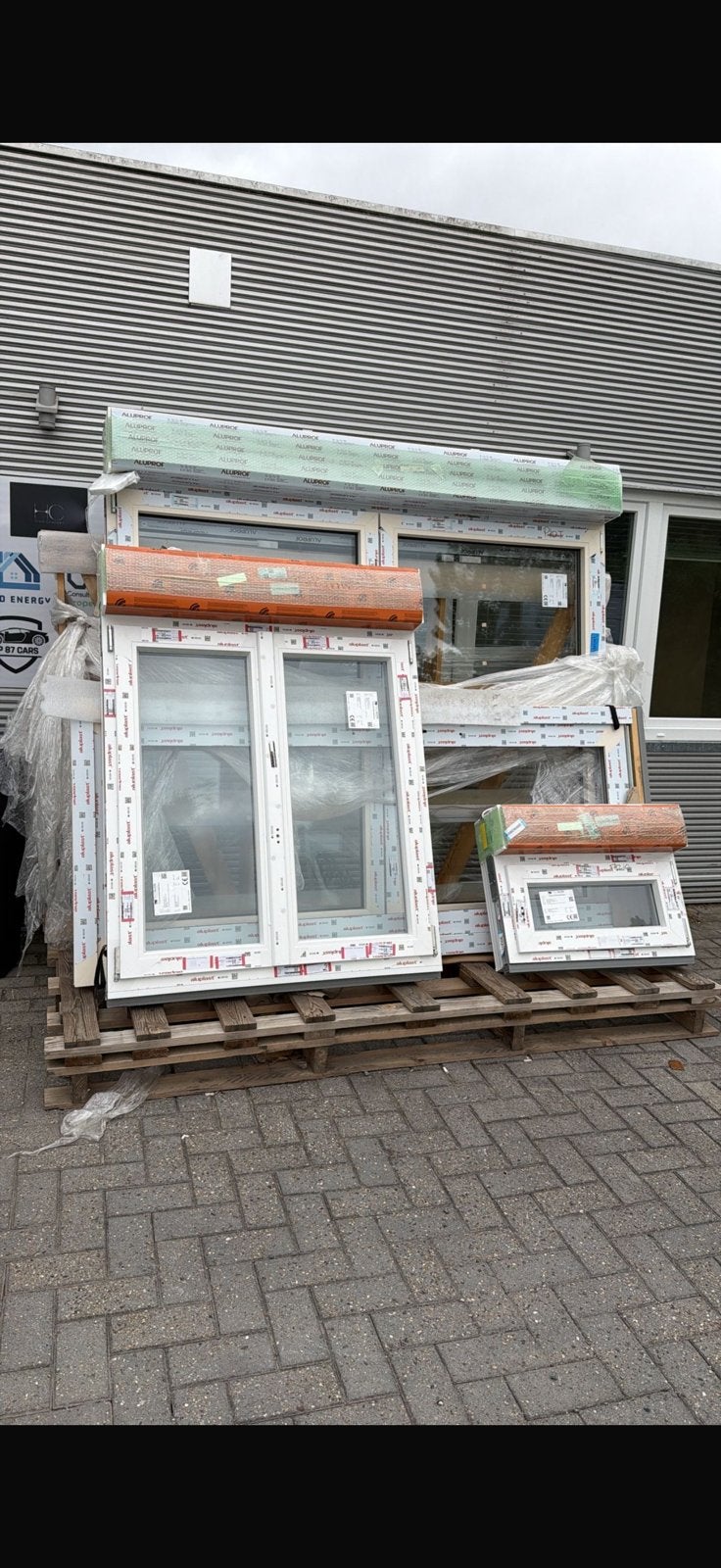 NIEUW PVC raam + voordeur + rolluik — crème, Doe-het-zelf en Bouw, Ophalen, Zo goed als nieuw