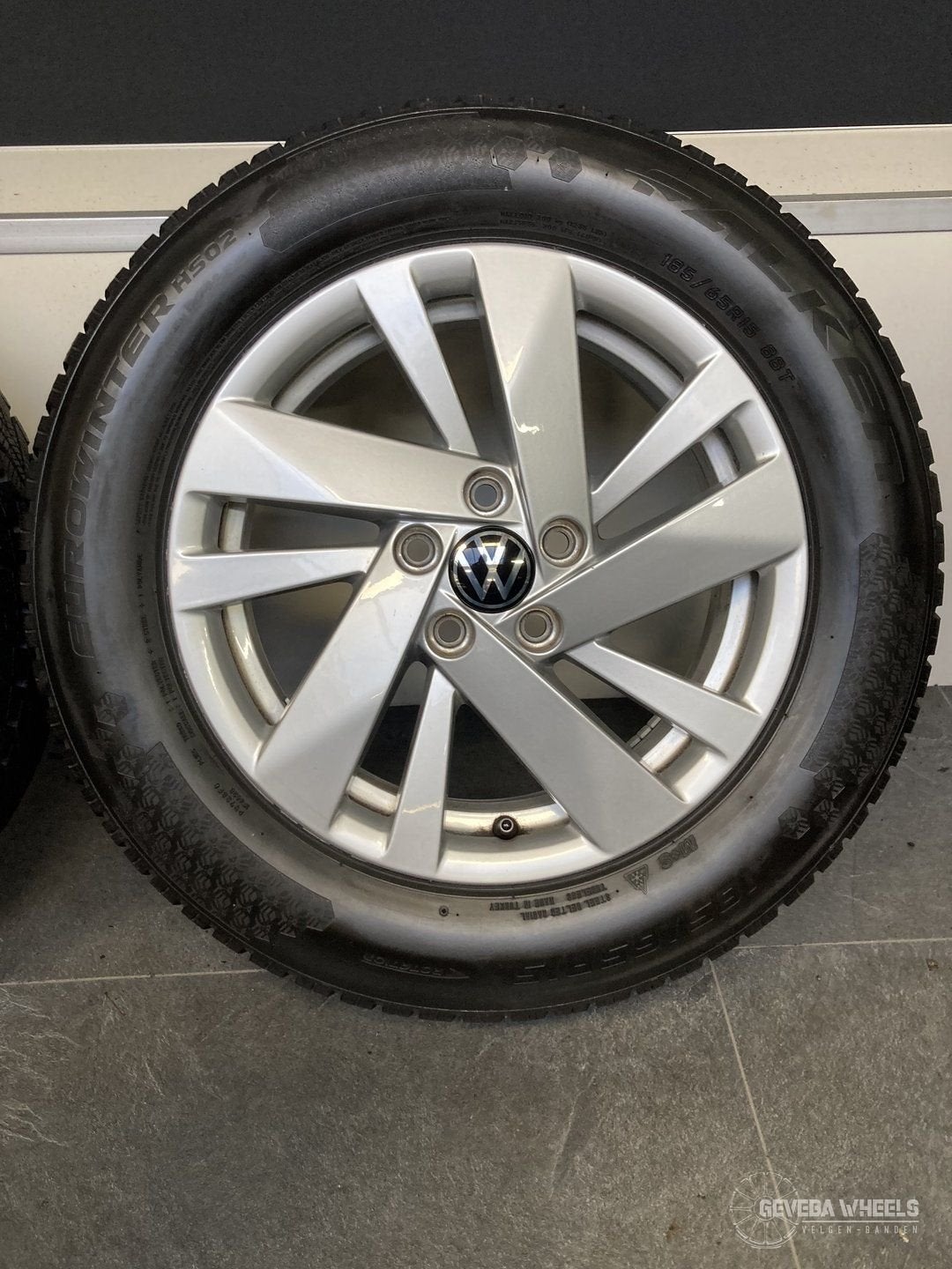 15” originele Volkswagen Polo 2G0 velgen winterbanden 5x100, Autos : Pièces & Accessoires, 15 pouces, Pneus et Jantes, Pneus hiver