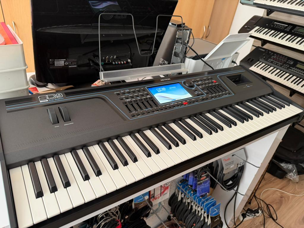 Ketron sd9, Muziek en Instrumenten, Keyboards, Ophalen, Zo goed als nieuw