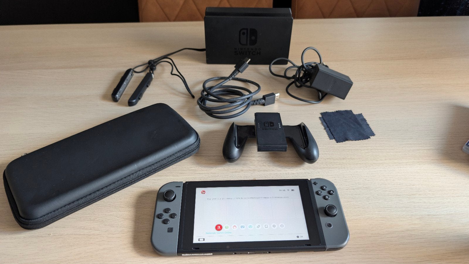 Pack Console Nintendo Switch V2 + Accessoires & Housse, Enlèvement, Utilisé, Avec 2 manettes