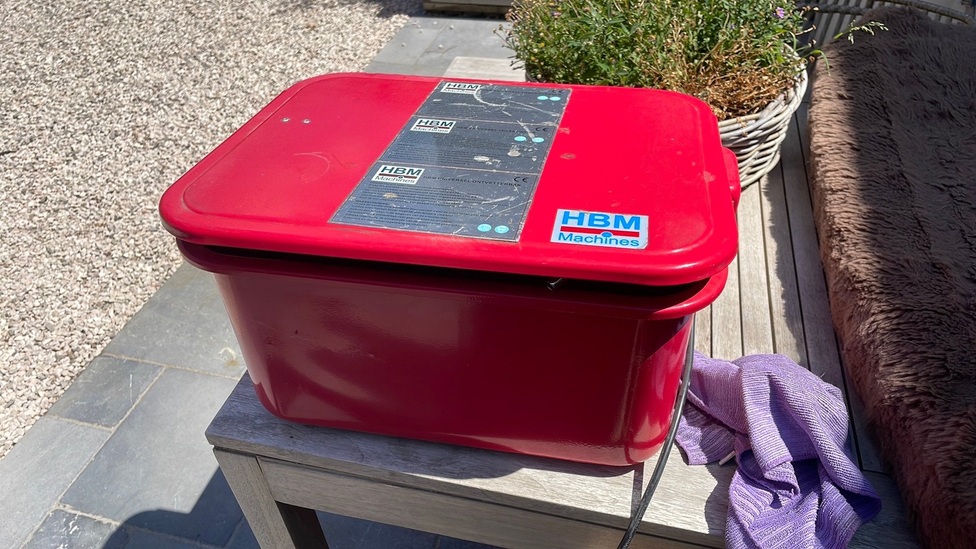 Hbm 15 liter ontvetterbak, Enlèvement