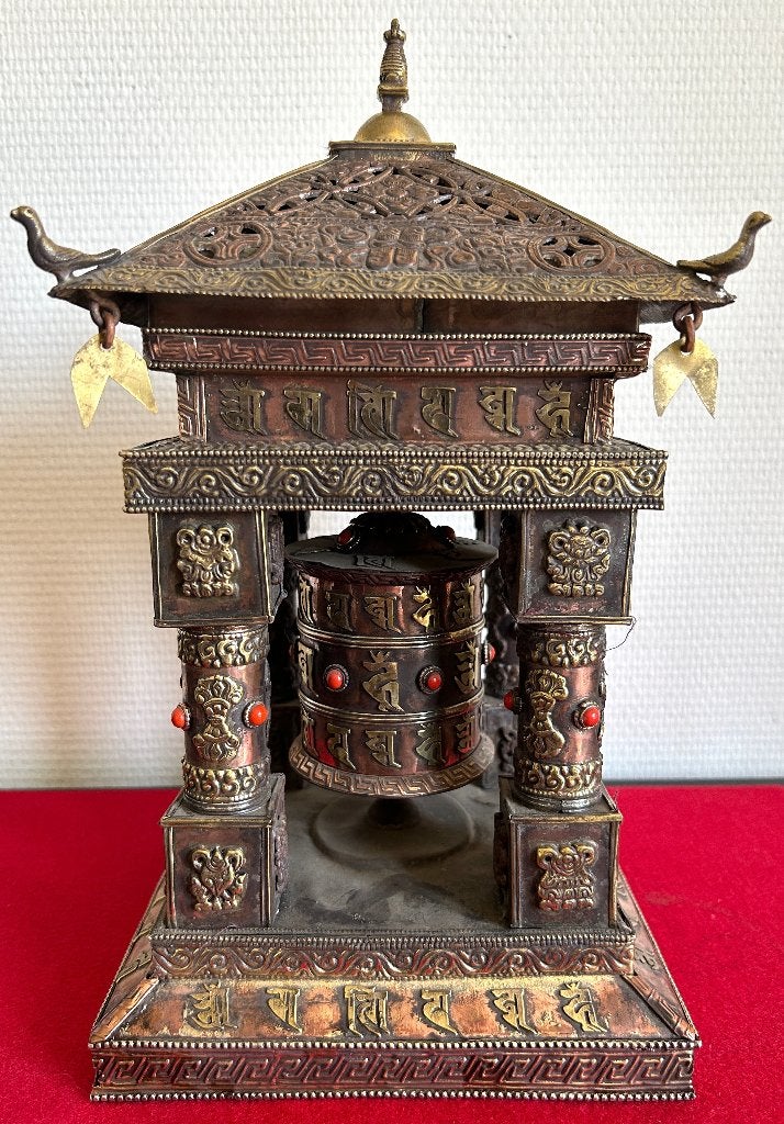 Antieke koperen Tibetaanse pagode gebedsmolen, Handgemaakt, Ophalen of Verzenden, Metaal, 34 cm