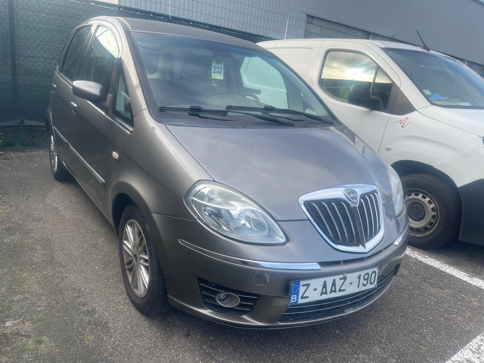 LANCIA MUSA 2009 1.3 ESSENCE AUTOMATIQUE, Autos, Achat, Entreprise, Noir, 5 portes