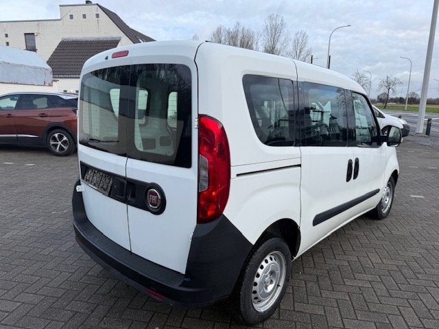 Fiat Doblo Diesel Lichte Vracht! 2 X Schuifdeur! 56.000 KM!, Auto's, Bestelwagens en Lichte vracht, Euro 5, Stof, 4 cilinders