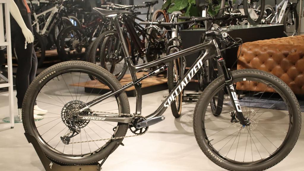 Specialized Epic Expert maat L, Autres marques, -, -, Comme neuf