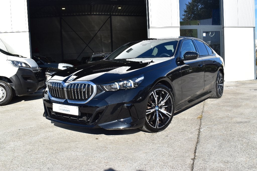 BMW i5 eDrive40-pakket M*Pano - volledige opties*, Auto's, 2420 kg, Zwart, 5 deurs, BMW Premium Selection