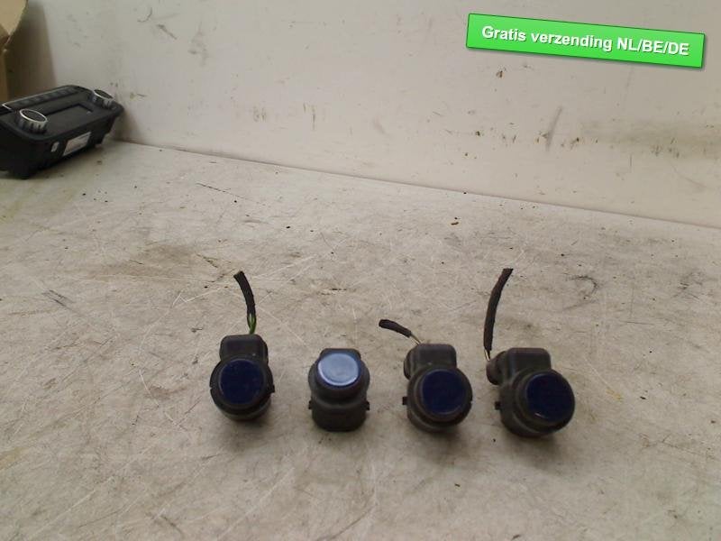 PDC SENSOR SET Audi A4 Avant (B8) (4H0919275A), Gebruikt, Dhr. R. de Gouw, Audi, De Bloemendaal 21 21
5221 EB  'S HERTOGENBOSCH, NL