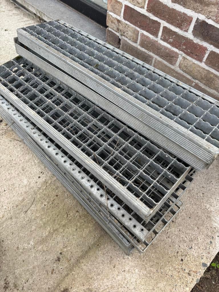 Gegalvaniseerde trap treden, Doe-het-zelf en Bouw, Ophalen, Zo goed als nieuw