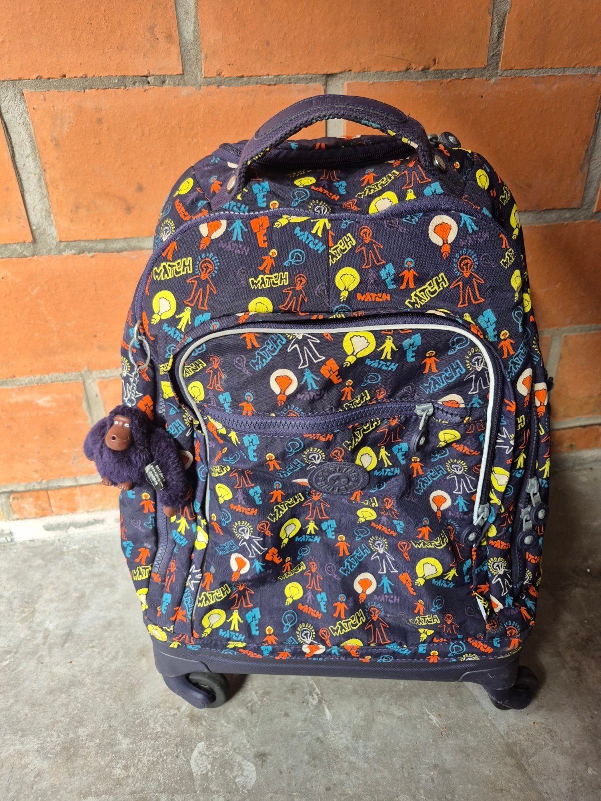 Kipling boekentas, Ophalen