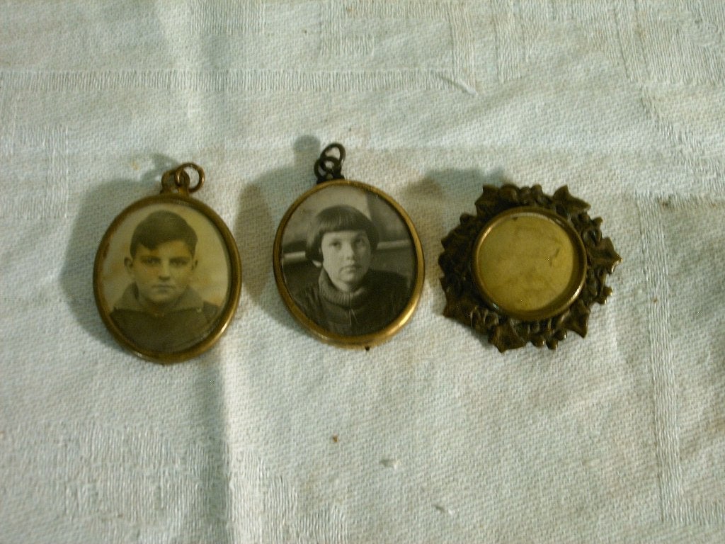 Trois cadres photo anciens., Antiquités & Art, Enlèvement ou Envoi