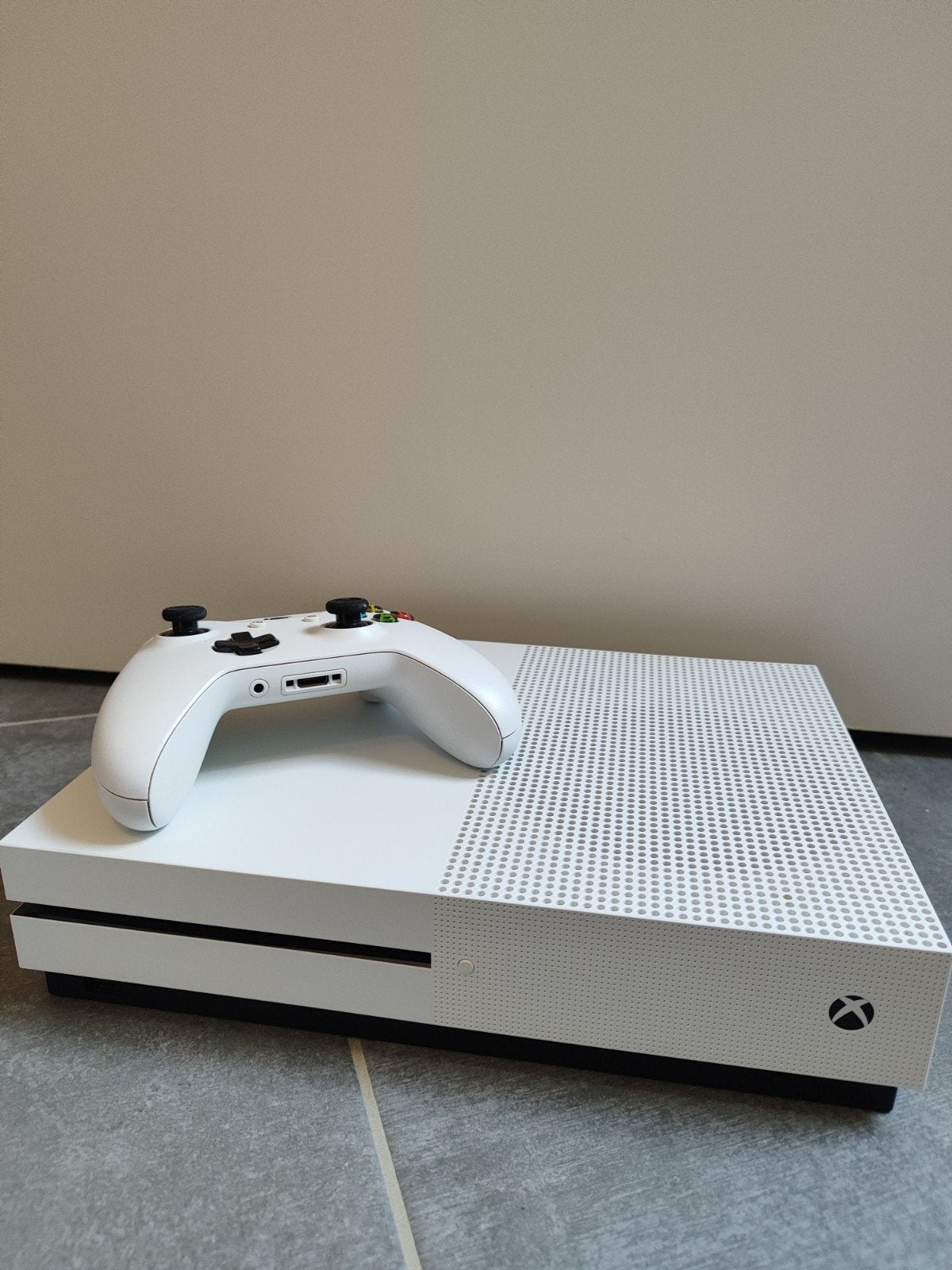 Xbox One S (1TB), Games en Spelcomputers, Spelcomputers | Xbox One, Zo goed als nieuw, Xbox One, 1 TB, Met 1 controller, Ophalen