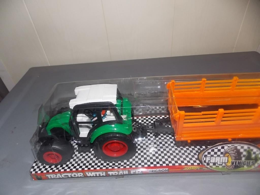 GROEN TRACTOR IN DOOSJE, Ophalen of Verzenden, Nieuw