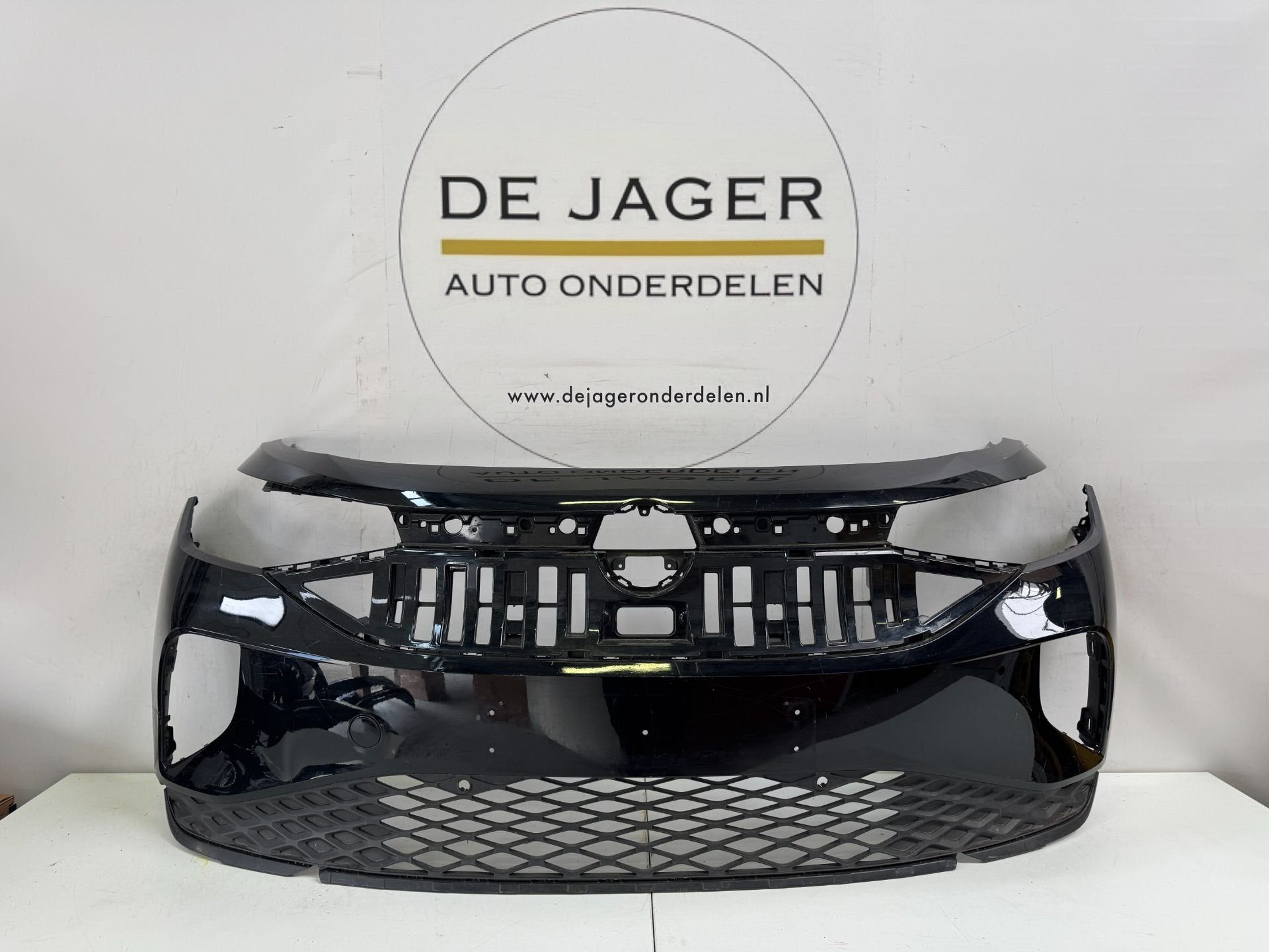 VW ID4 ID.4 ID 4 VOORBUMPER BUMPER 11A807221 2020-, Gebruikt, Volkswagen AG, Vw@volkswagen.de, Bumper