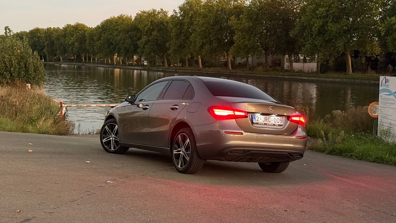 Mercedes a250e hybride 2023!, Auto's, Automaat, Euro 6, 5 deurs, Te koop