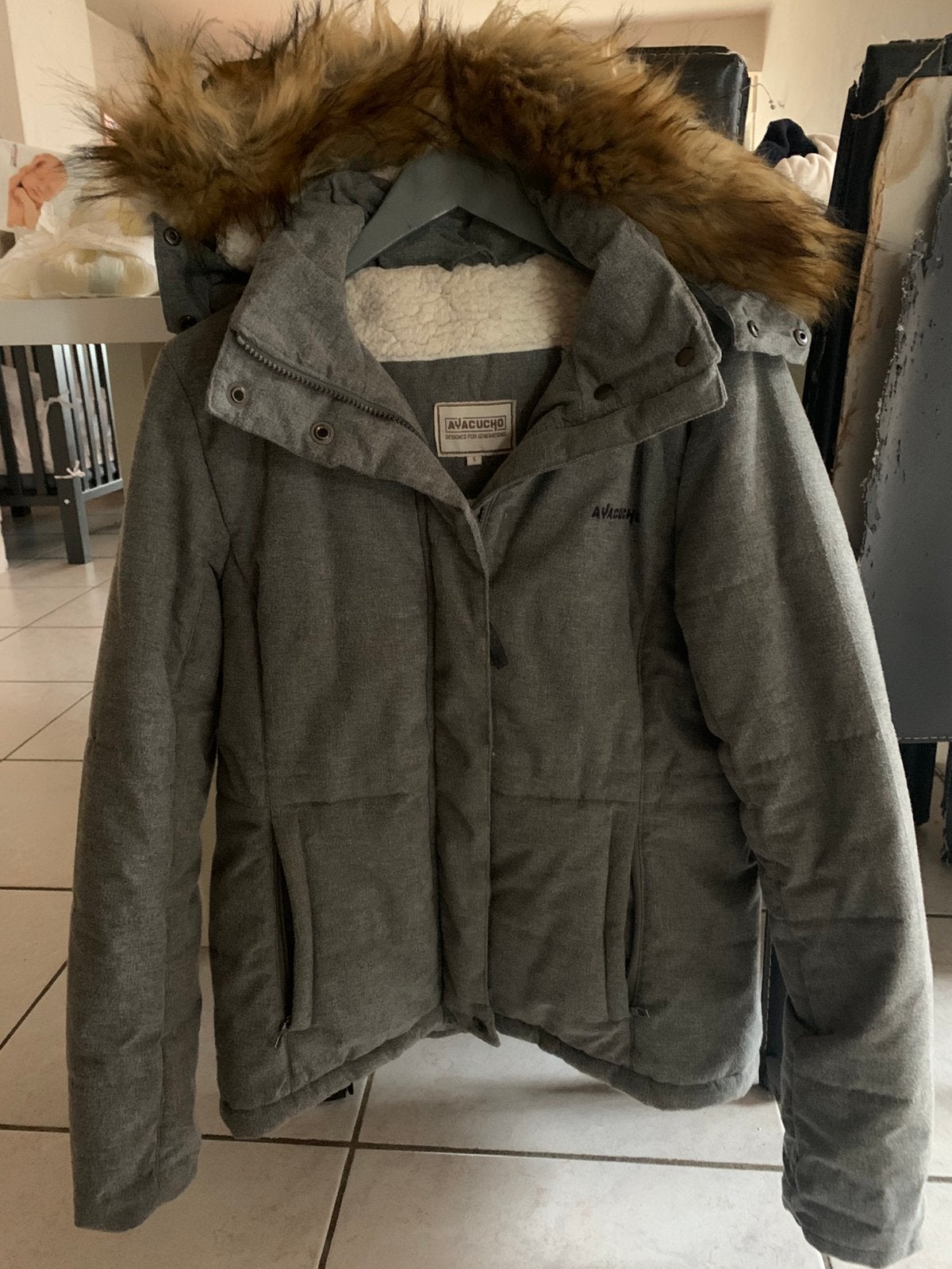 Veste d'hiver coupe-vent Ayacucho taille S, Enlèvement ou Envoi, Comme neuf, Taille 36 (S), Gris