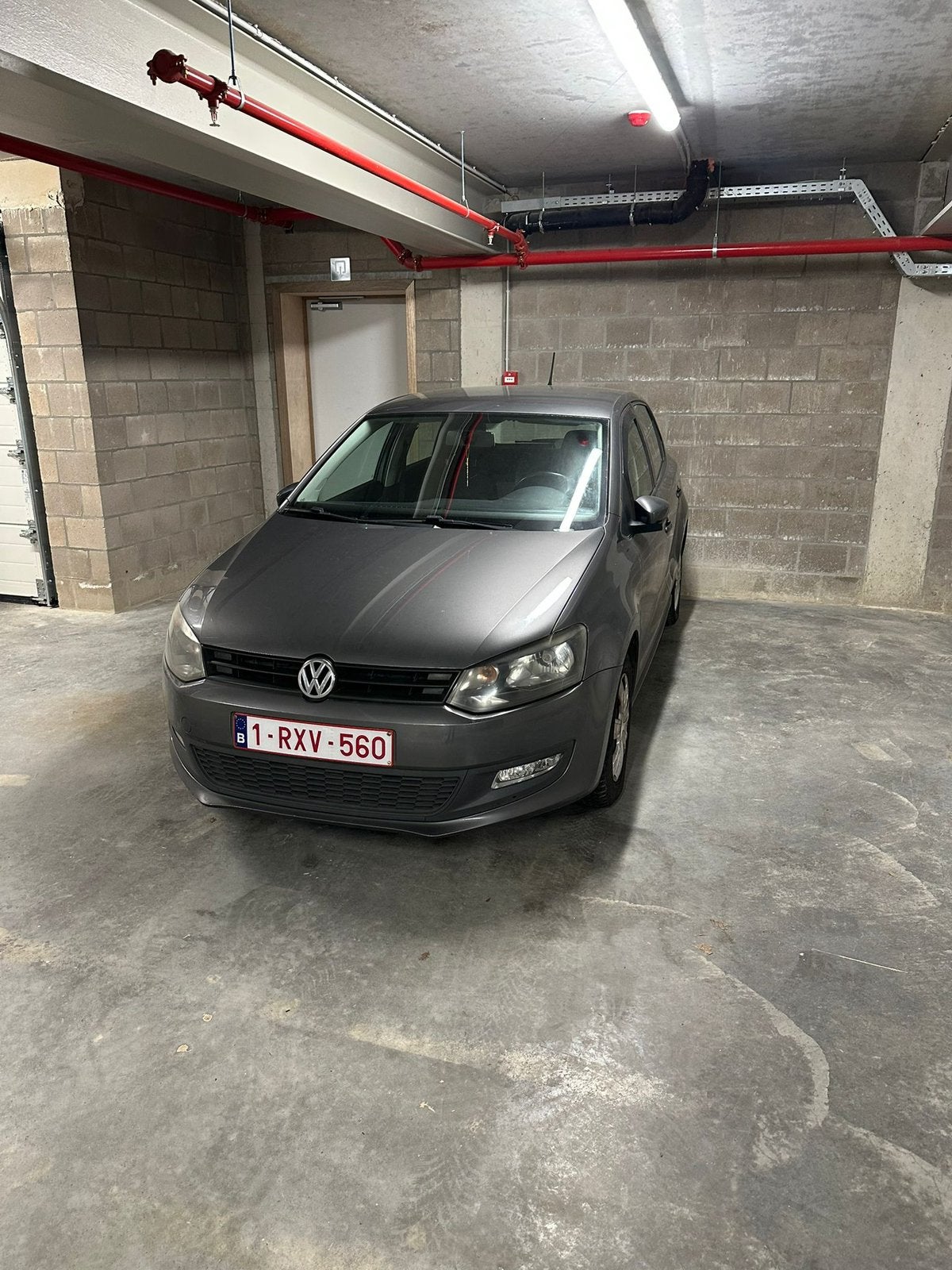 VW Polo 6R 1.2 Essence 2012, Autos, Volkswagen, Argent ou Gris, Achat, Boîte manuelle, Noir